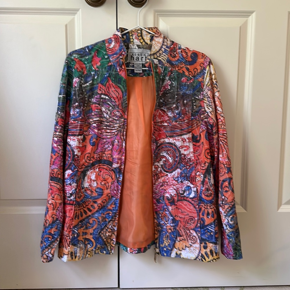 Keren hart graffiti jacket. Never worn! Size L.